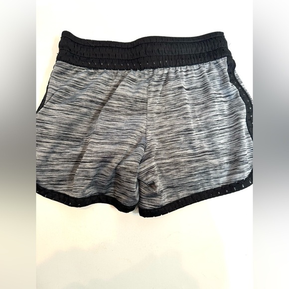 Lot of 3 Girls Shorts Green, Black, Jeans, Size 5 Various Brands - Picture 7 of 10